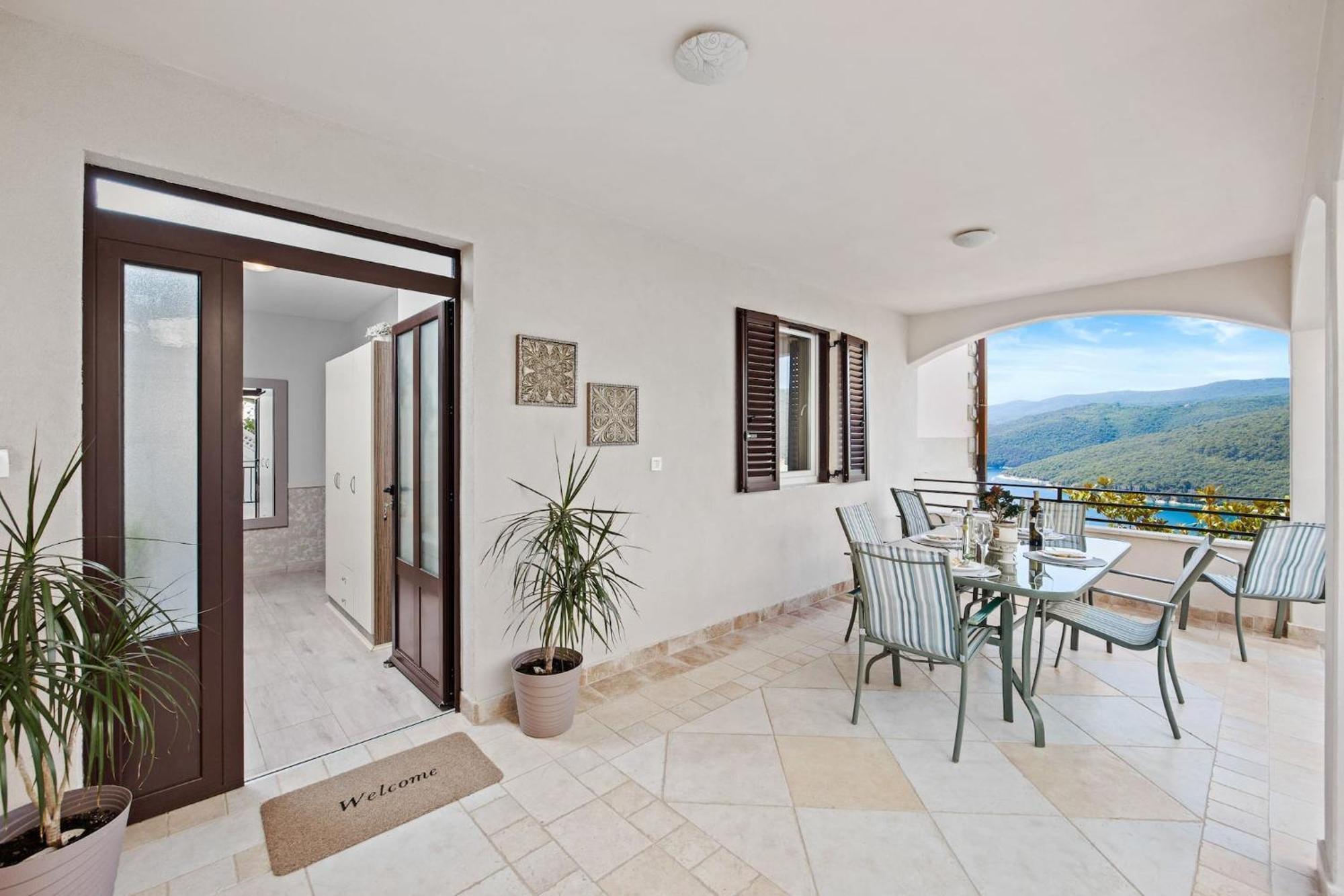 Apartments Lady M Rabac Luaran gambar